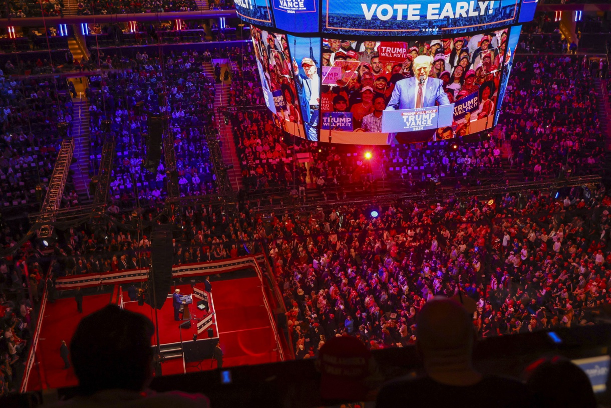 El candidato republicano a la presidencia estadounidense Donald Trump habla durante un acto electoral celebrado en el Madison Square Garden el 27 de octubre de 2024, en Nueva York, Estados Unidos. (Foto de Sarah Yenesel de la agencia EFE)