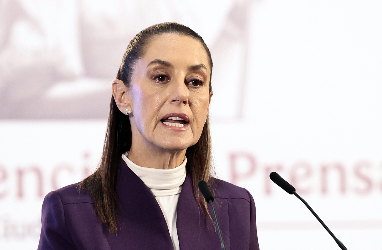 La Presidenta de México, Claudia Sheinbaum, participa durante su conferencia de prensa matutina en Palacio Nacional. (Foto de José Méndez de la agencia EFE)