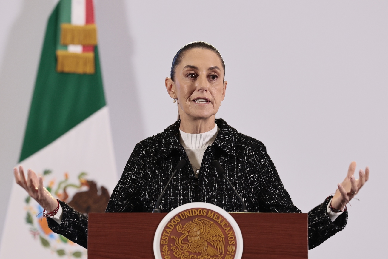 La Presidenta de México, Claudia Sheinbaum, habla durante una rueda de prensa en Palacio Nacional. (Foto de José Méndez de la agencia EFE)