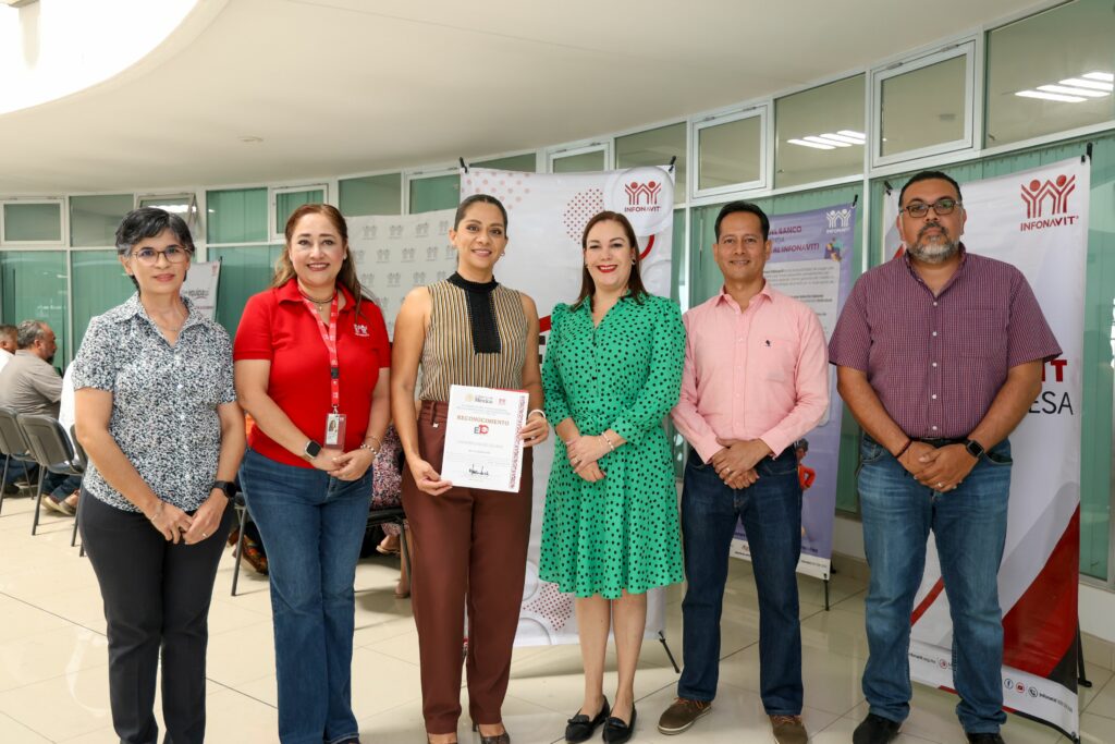 Reconoce-el-INFONAVIT-a-la-UdeC-como-Empresa-de-Diez-Plus_a-1024x683 Reconoce el INFONAVIT a la UdeC como Empresa de Diez Plus, una vez más