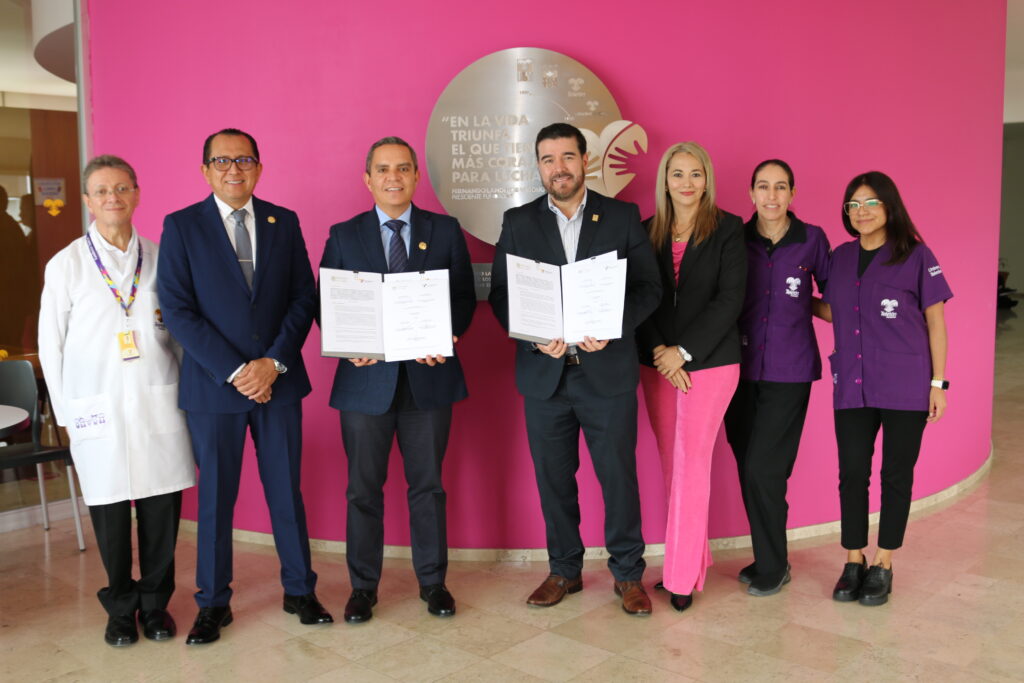 Firman-convnio-UdeC-y-Universidad-Teleton_a-1024x683 UdeC y Universidad Teletón firman convenio de colaboración
