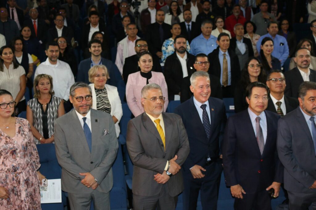 Funcionarias-UdeC-en-reunion-nacional-de-curriculo-y-semiconductores_b-1024x683 Asisten funcionarias de la UdeC a reunión nacionalsobre actualización curricular y semiconductores