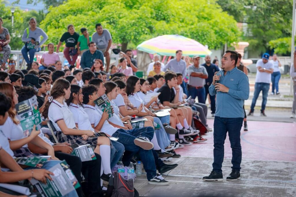 TRES-asambleas-informativas-sobre-Becas-Benito-Juarez_Julio-1024x682 Invitan a bachilleres a solicitar la beca “Benito Juárez”, en tres magnas asambleas