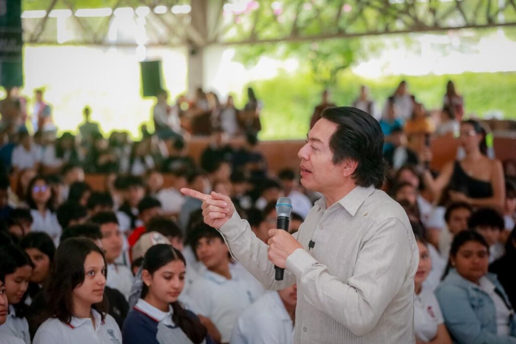 TRES-asambleas-informativas-sobre-Becas-Benito-Juarez_Mario-1024x682 Invitan a bachilleres a solicitar la beca “Benito Juárez”, en tres magnas asambleas