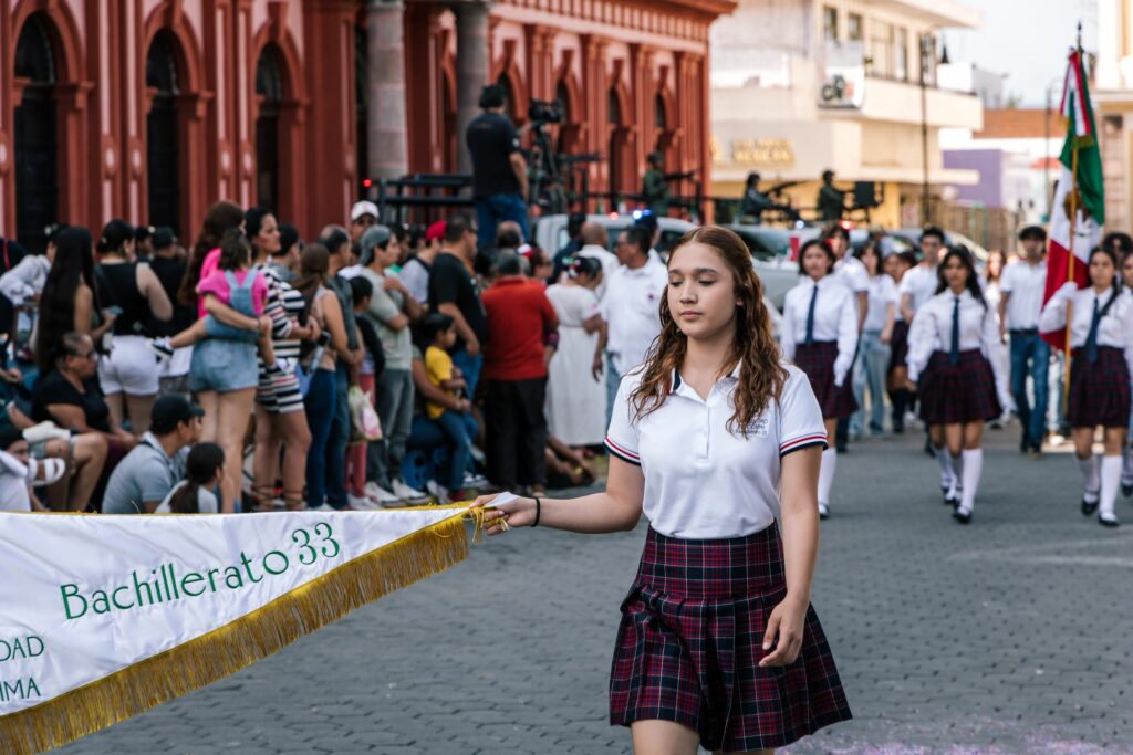 UdeC-en-desfile-de-Independencia-2015_h-1024x683 Participa Universidad de Colima en los festejos porel 215 aniversario de la Independencia de México