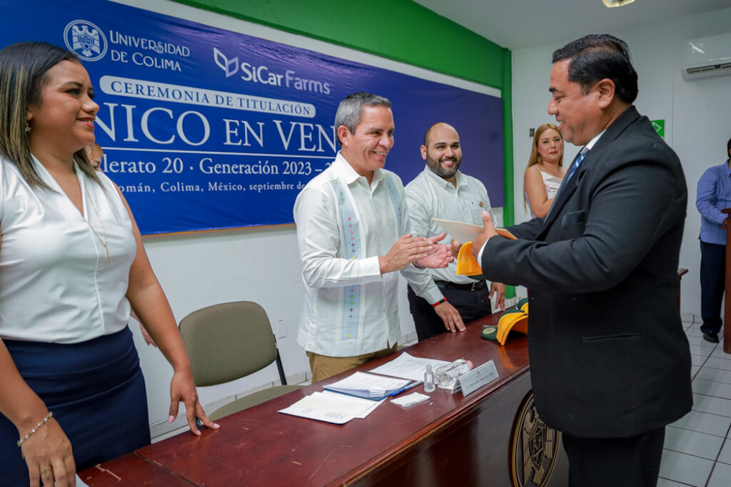 UdeC-y-Sicar-Farms-primera-generacion-de-Tecnicos-en-Ventas_c-1024x683 UdeC y Sicar Farms celebran titulación deprimera generación de Técnicos en Ventas