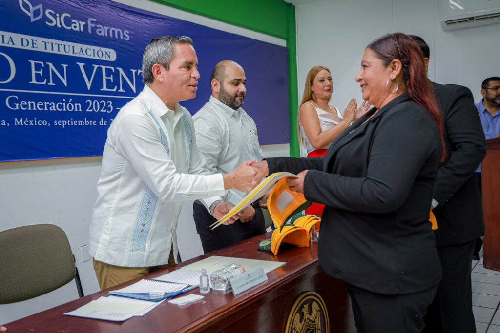 UdeC-y-Sicar-Farms-primera-generacion-de-Tecnicos-en-Ventas_f-1024x683 UdeC y Sicar Farms celebran titulación deprimera generación de Técnicos en Ventas