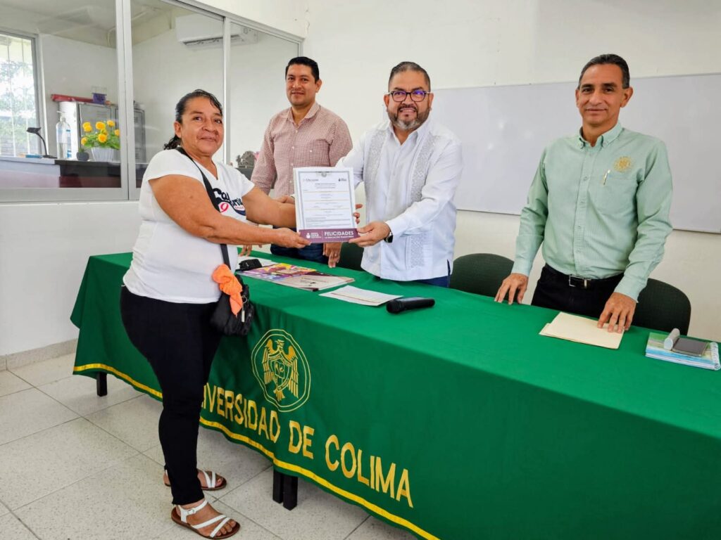 Bachilleres-apoyan-a-que-5-adultos-concluyan-educacion-basica_b-1024x768 Bachilleres de Armería apoyan a que 5 adultos concluyan su educación básica