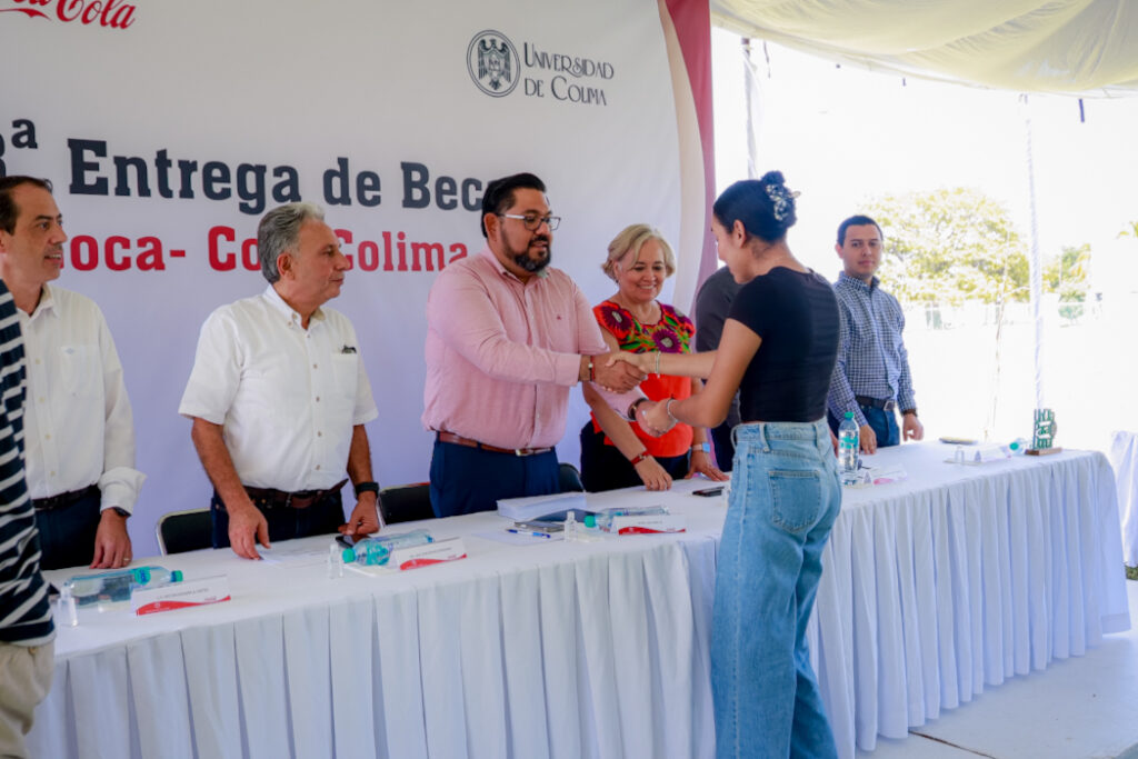 En-edicion-48-Becas-Coca-Cola-benefician-a-200-estudiantes_e-1024x683 En su edición 48, las Becas Coca Cola benefician a 200 estudiantes de educación superior