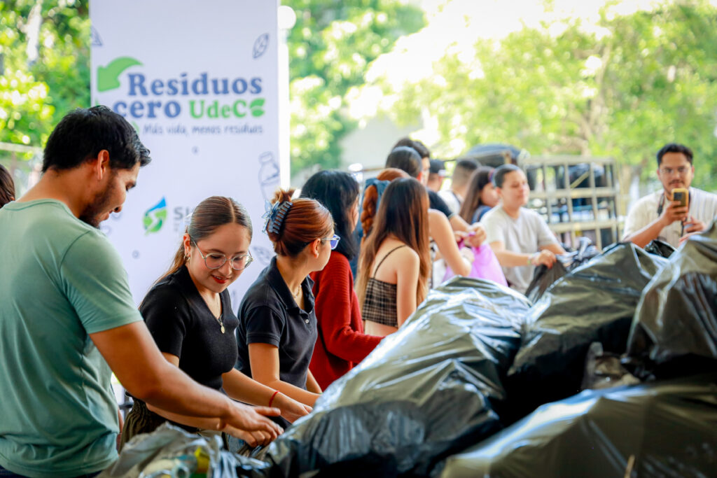Inicia-campana-Residuos-Cero-UdeC-2025_a-1024x683 Arranca campaña universitaria “Residuos Cero UdeC: Más vida, menos residuos”