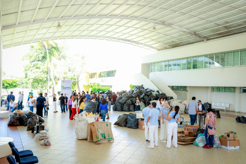Inicia-campana-Residuos-Cero-UdeC-2025_h-1024x683 Arranca campaña universitaria “Residuos Cero UdeC: Más vida, menos residuos”