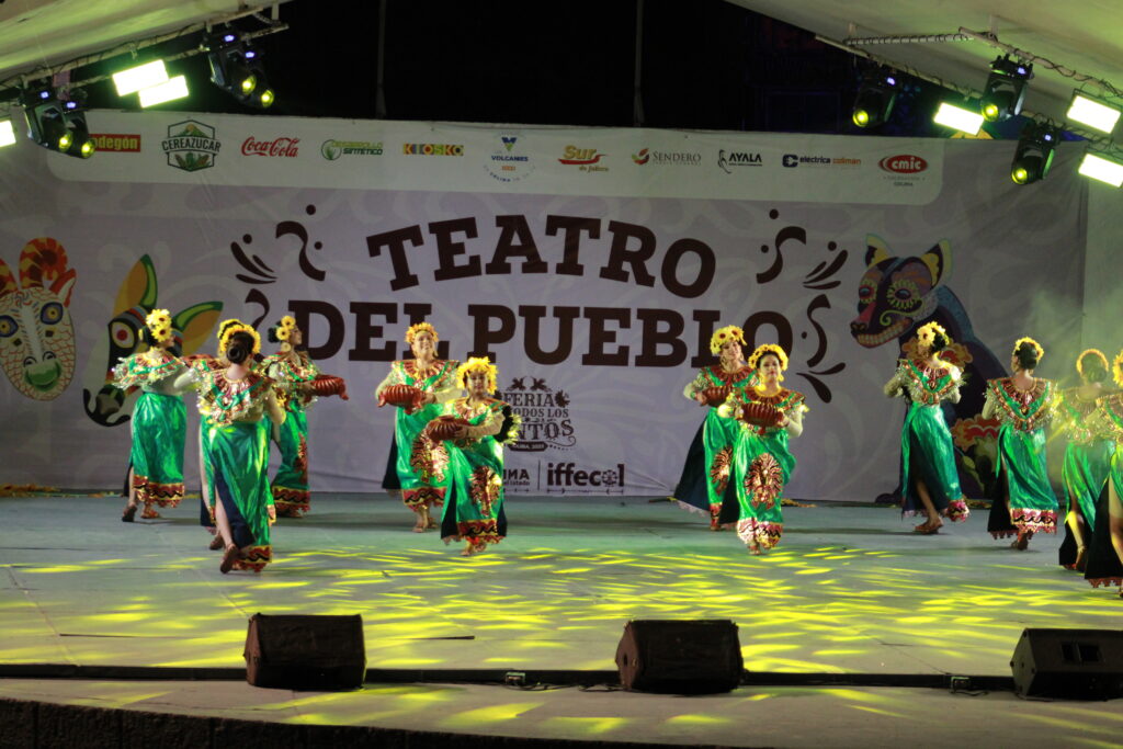 1-1024x683 El Ballet Folclórico de Villa de Álvarez deslumbra la Feria de todos los Santos