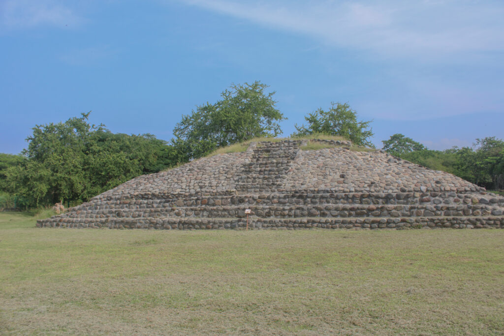 20251023220627_IMG_2238-1024x683 La campana: Vestigios del pasado Colimense