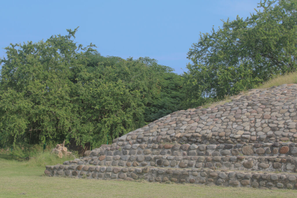 20251023220632_IMG_2240-1024x683 La campana: Vestigios del pasado Colimense