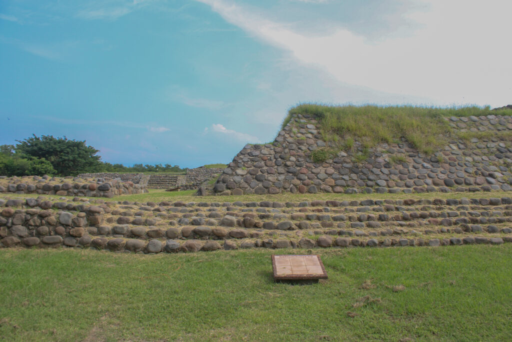 20251023222541_IMG_2269-1-1024x683 La campana: Vestigios del pasado Colimense