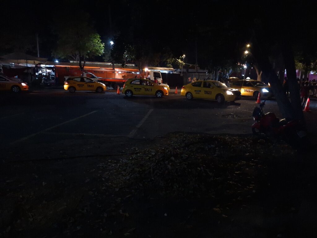 20251102_215839-1024x768 Tarifas de taxis en la Feria de Todos los Santos: Ciudadanos las califican como elevadas