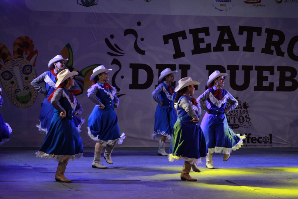 25-1024x683 El Ballet Folclórico de Villa de Álvarez deslumbra la Feria de todos los Santos