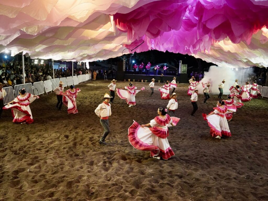 251104-BP-IFFECOL-Conquistador-espectaculo-ecuestre-1024x769 'Conquistador' deslumbra al público en el Teatro del Caballo de la Feria de Colima 2025