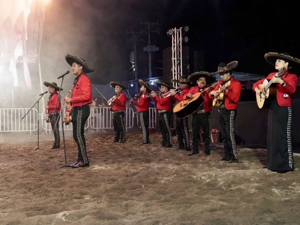 251104-BP-IFFECOL-Conquistador-espectaculo-ecuestre-3-2-1024x769 'Conquistador' deslumbra al público en el Teatro del Caballo de la Feria de Colima 2025