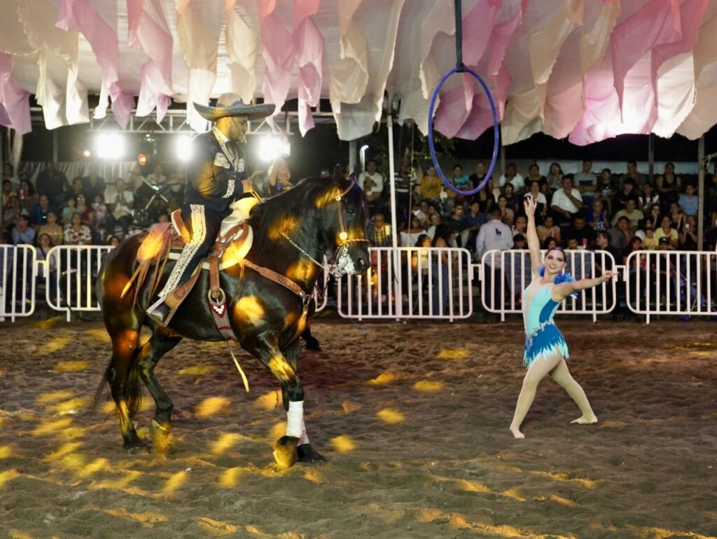 251104-BP-IFFECOL-Conquistador-espectaculo-ecuestre-4-1024x769 'Conquistador' deslumbra al público en el Teatro del Caballo de la Feria de Colima 2025