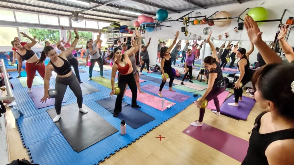 251104-BP-TRABAJO-fitball-5-1024x576 Gobierno del Estado de Colima capacita en fitball, para impulsar profesionalización y autoempleo