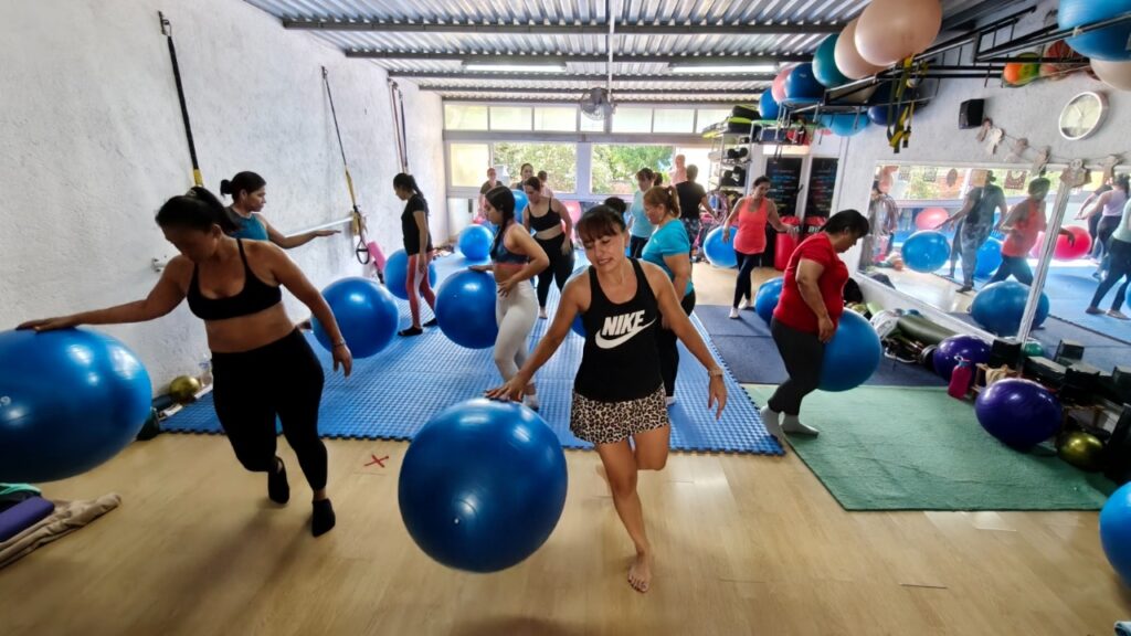 251104-BP-TRABAJO-fitball-6-1024x576 Gobierno del Estado de Colima capacita en fitball, para impulsar profesionalización y autoempleo