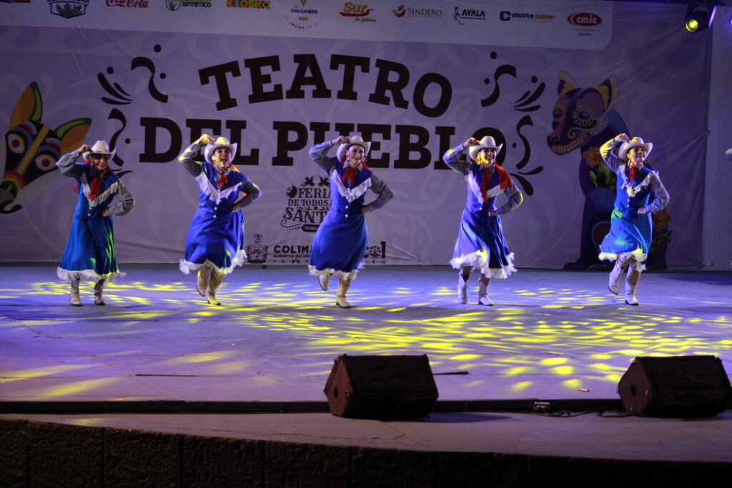 28-1024x683 El Ballet Folclórico de Villa de Álvarez deslumbra la Feria de todos los Santos
