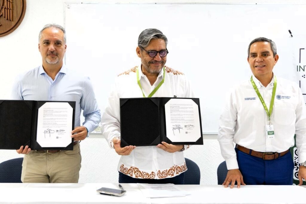 Conferencia-el-modelo-CEDIA-como-catalizador-de-la-Triple-Helice_Convenio-1024x683 Conocen académicos y funcionarios universitarios trabajo de instancia ecuatoriana que apoya la ciencia