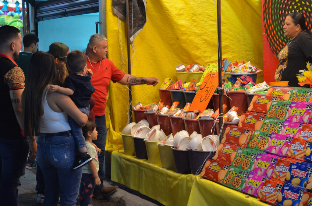 DSC_1873-1024x678 Rentas altas y ventas inciertas: Comerciantes enfrentan el reto económico en la Feria de Todos los Santos 2025