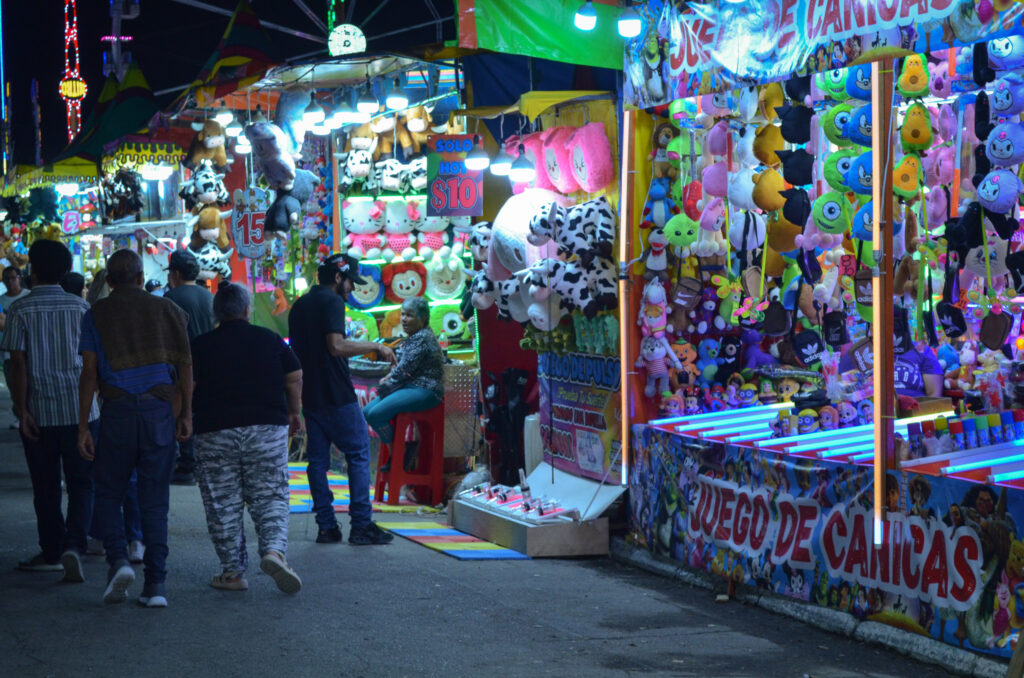 DSC_1875-1024x678 Feria de todos los santos: retratando cultura y tradiciones 2025