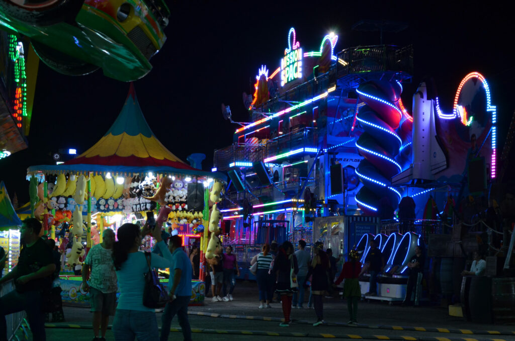DSC_1896-1024x678 Feria de todos los santos: retratando cultura y tradiciones 2025