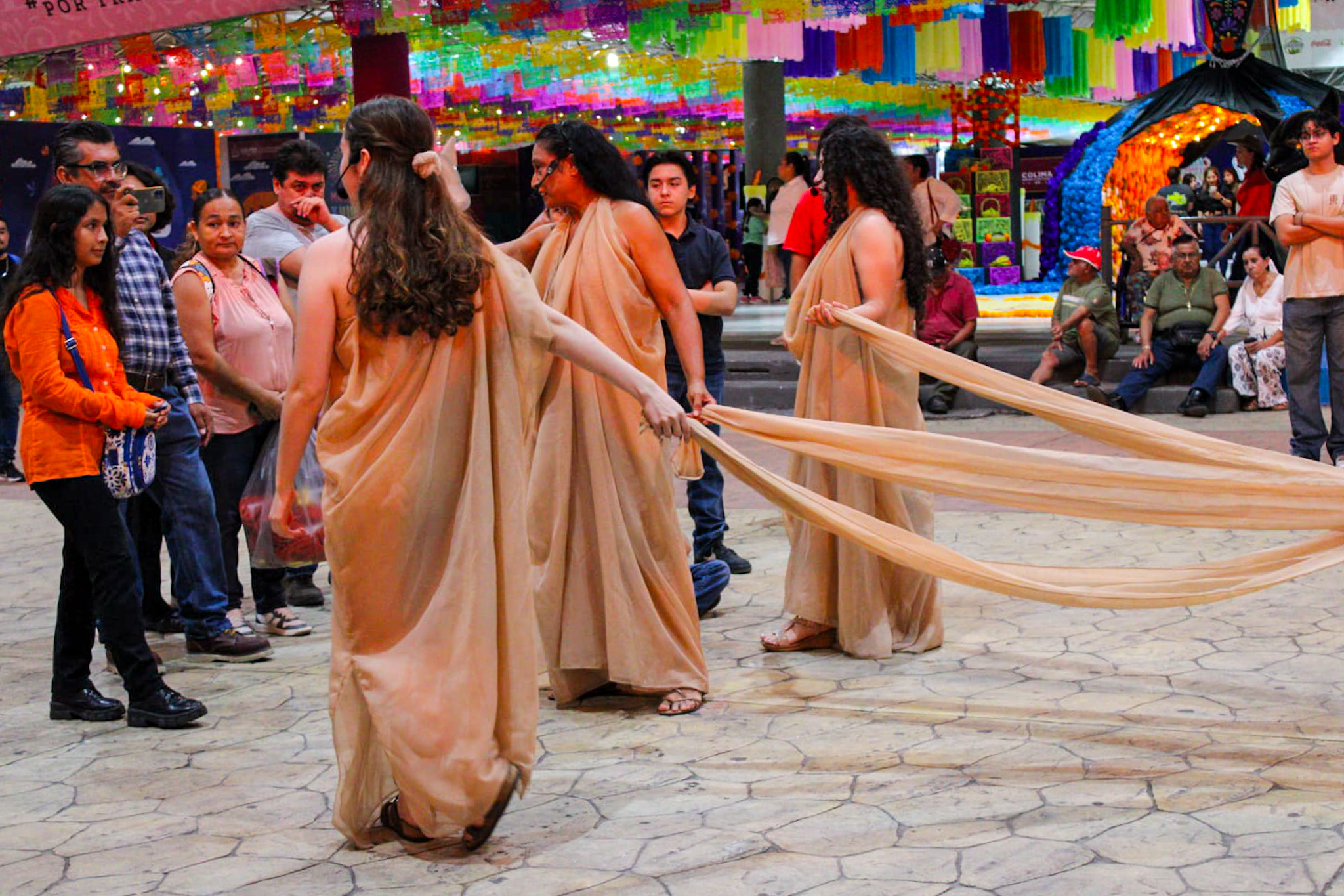 IMG-20251108-WA0015 El IUBA ilumina la Feria de Todos los Santos con “Encendamos luciérnagas” de Carmen Solorio