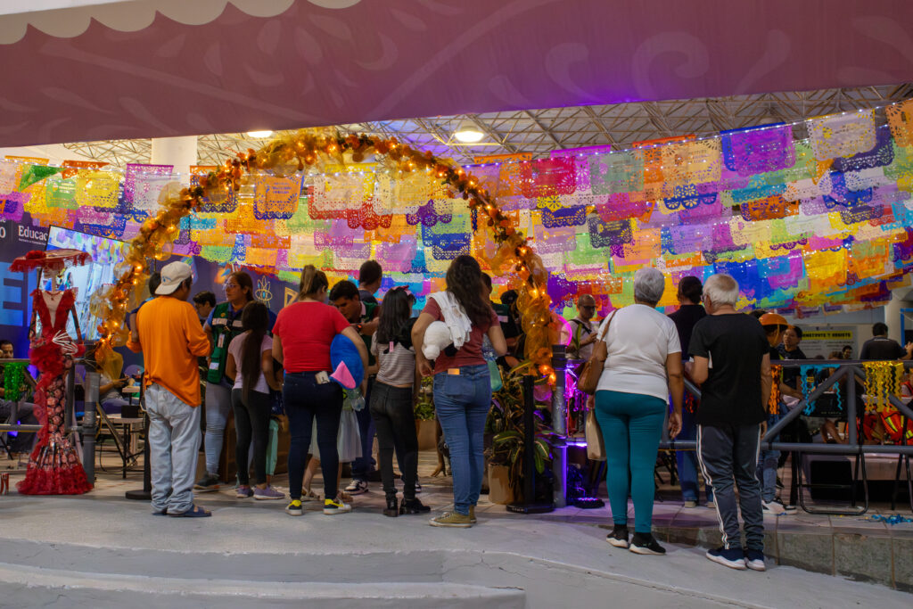 IMG_1558-1-1024x683 Feria de todos los santos: retratando cultura y tradiciones 2025