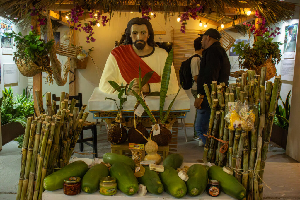 IMG_1600-1024x683 Feria de todos los santos: retratando cultura y tradiciones 2025