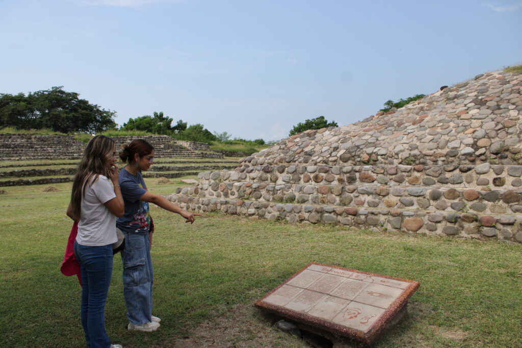 IMG_9230-1024x683 “Este sitio es nuestro Chapultepec, nuestro Central Park”: Dice el arqueólogo Fernando González Zozaya Investigador del INAH