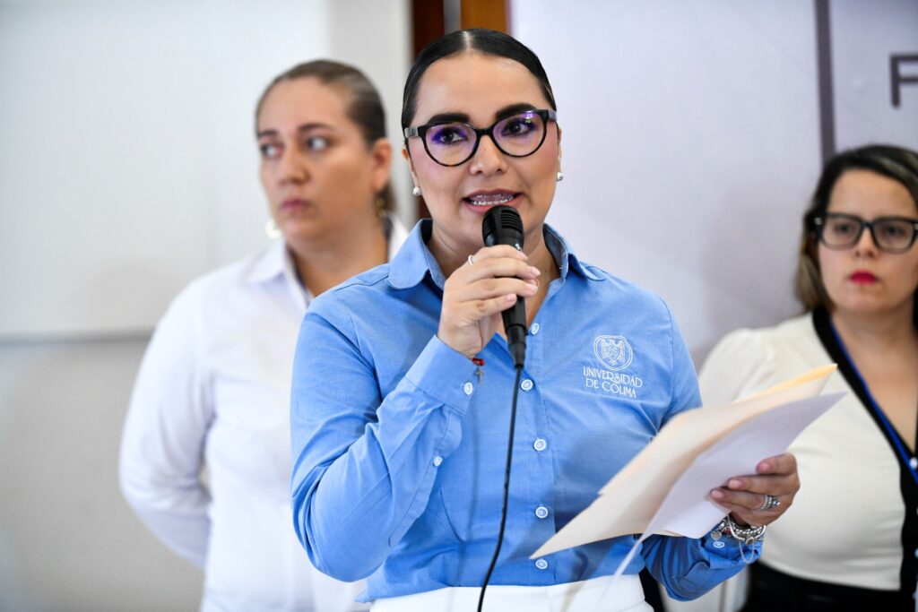 Realizan-foro-Hacia-un-modelo-hidrico-en-el-CEUGEA_Karina-3-1024x683 Analizan en la UdeC propuestas para instrumentar la nueva Ley General de Aguas