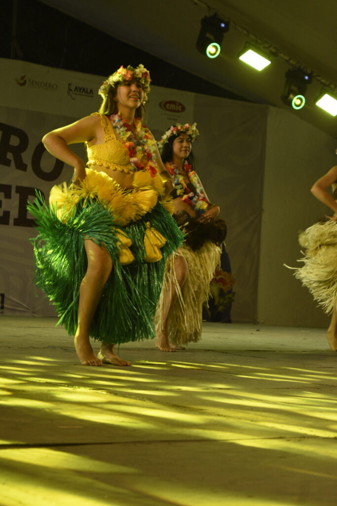 SELECCIONADA-7-683x1024 Danzas Polinesias “MylSoraya” cautiva al público en el Teatro del Pueblo de la Feria de Todos los Santos Colima 2025
