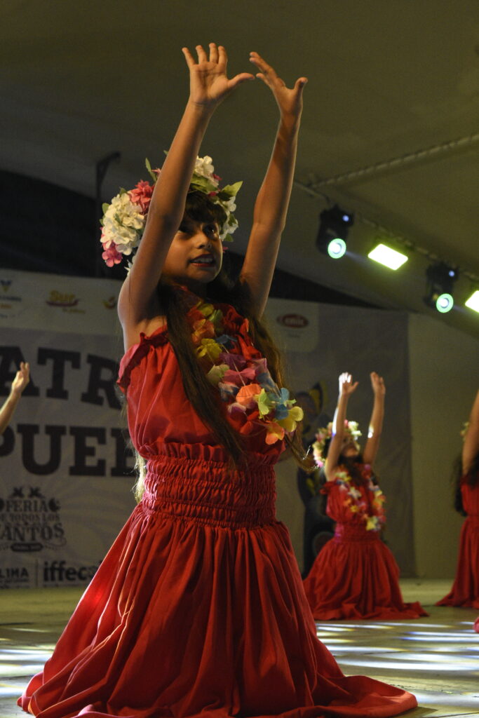 SELECCIONADA17-683x1024 Danzas Polinesias “MylSoraya” cautiva al público en el Teatro del Pueblo de la Feria de Todos los Santos Colima 2025