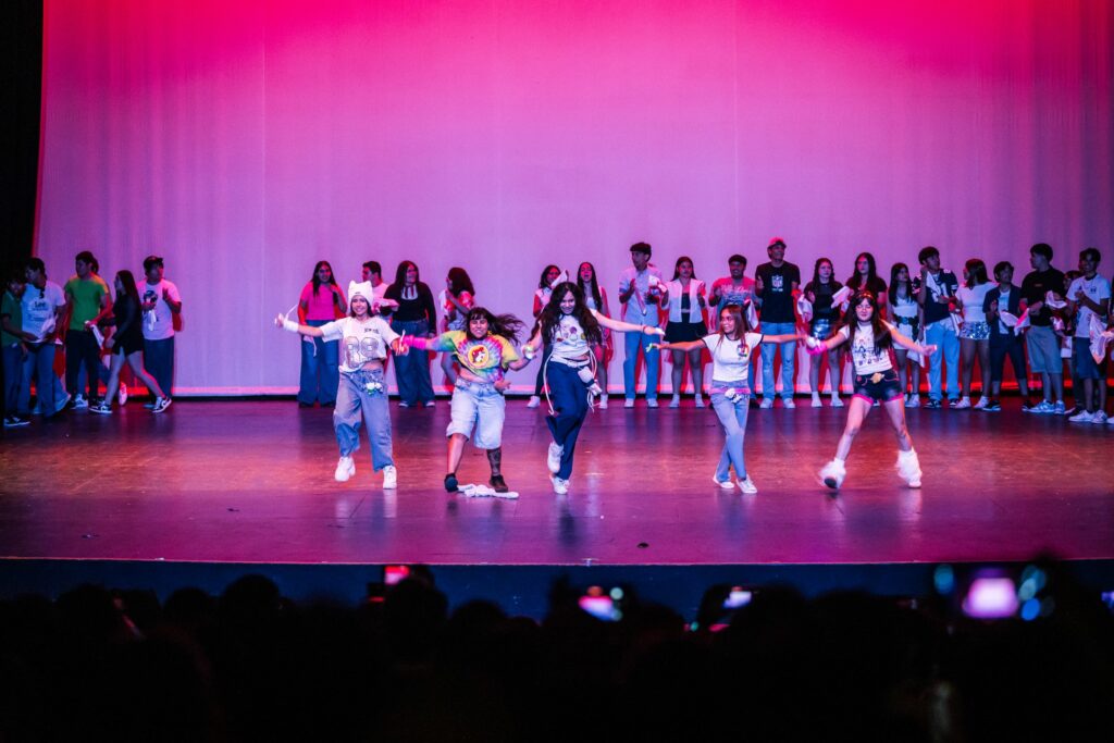 We-Are-All-the-Change_Bach-16_d-1-1024x683 Bachilleres bailan y cantan por una cultura de paz