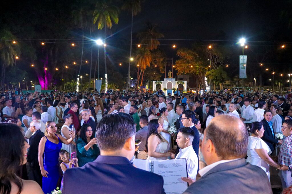 WhatsApp-Image-2026-02-15-at-17.48.23-1-1024x683 120 parejas se casan en bodas colectivas del Ayuntamiento de Colima